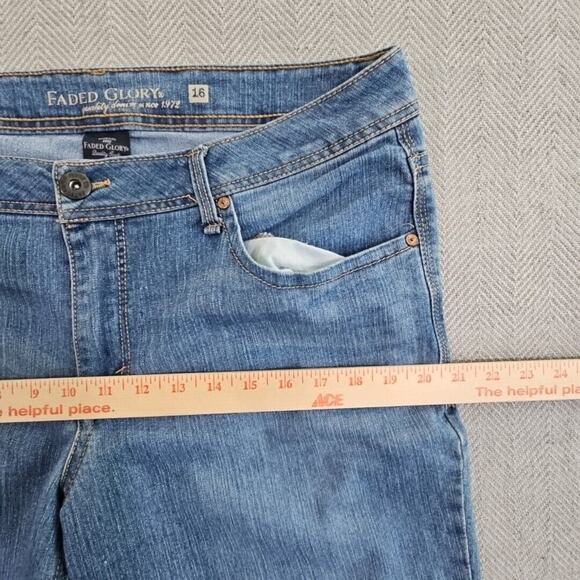 Faded Glory Jeans Women's size 16 (36x22) Blue Medium Wash Mid Rise Cropped - Picture 7 of 16